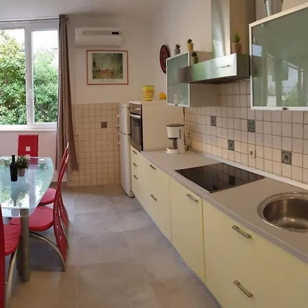 Apartment Mila - 80m To The *