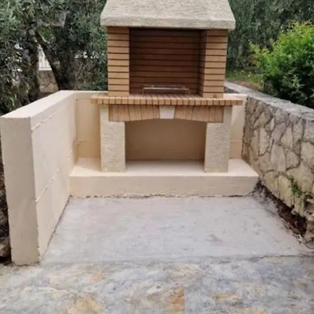 Apartment Mila - 80m To The