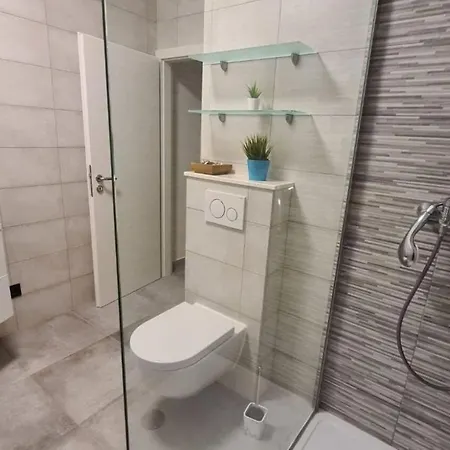 Apartment Mila - 80m To The Brna